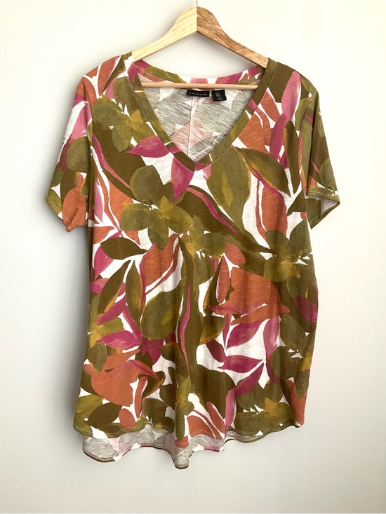 Tahari Tops - Tahari 1X V-Neck Floral Leaf Print Top in Olive, Pink & Rust 100% Cotton